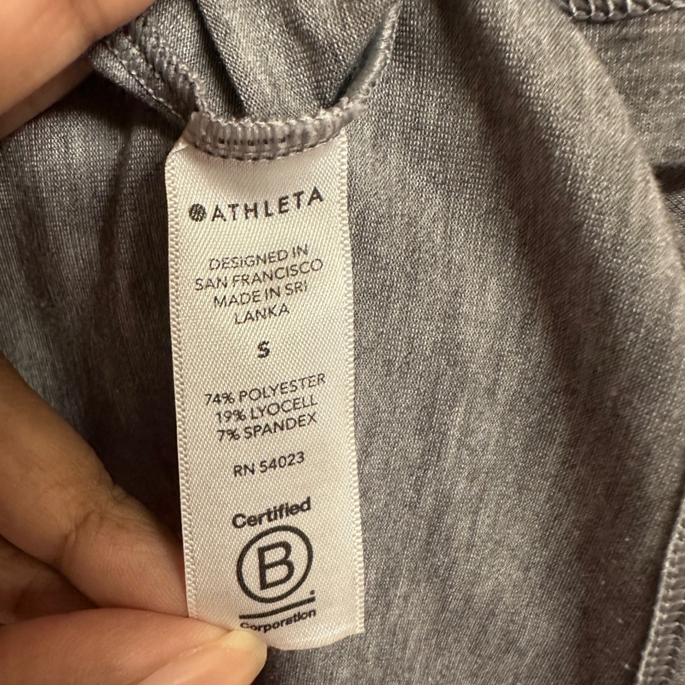 Athleta Essence Pleated Tee Gray Short Sleeve Athleisure Top Size S - Picture 11 of 11